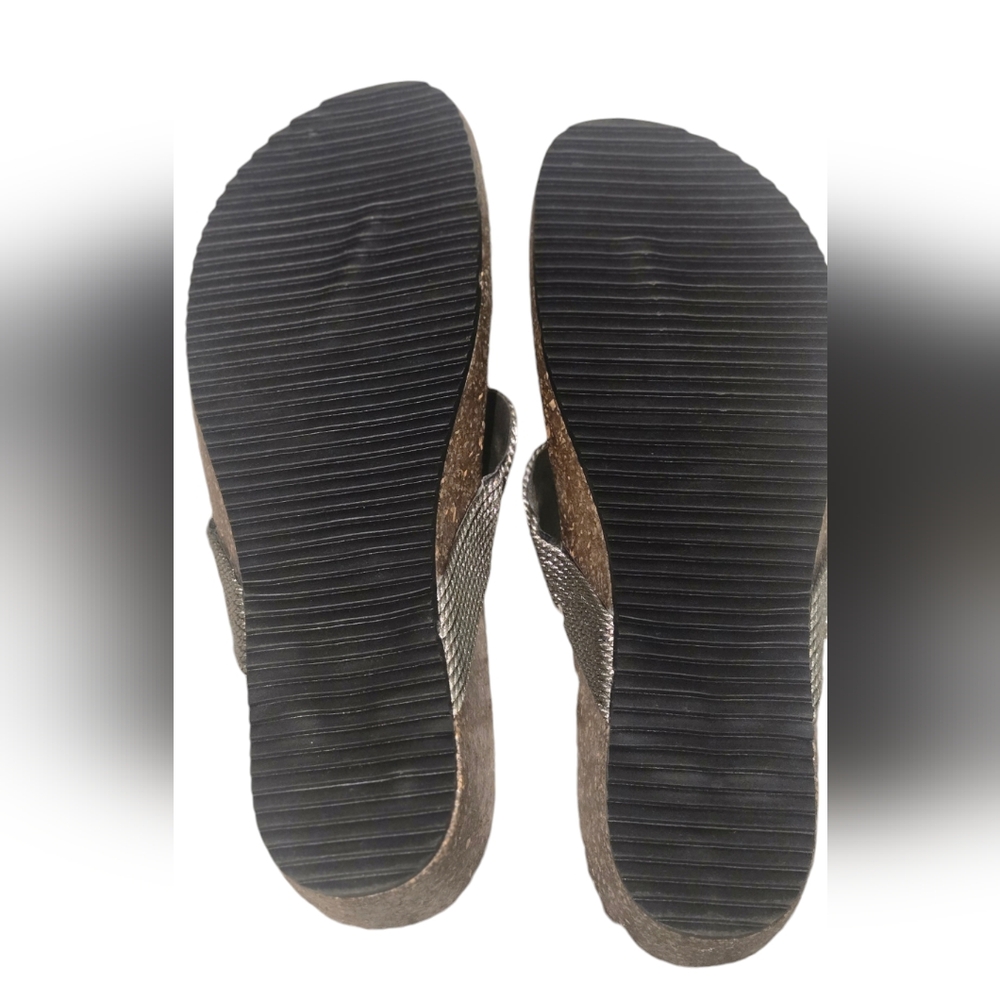 Summer Slip on sandals 👡 🩴Size 8.5 - Picture 5 of 7